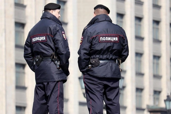 «Может, вы хотя бы несовершеннолетние?»: как россиянки пытались наказать мужчину за харассмент напротив Кремля и что из этого вышло