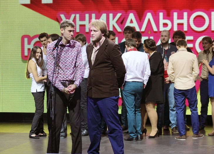 По мнению Антона, из Воронежа вышло очень много комиков, так как в городе масса университетов, развитая студенческая жизнь и две лиги КВН