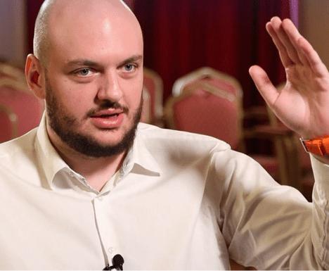 Сейчас Дмитрий возглавляет Культурный фонд имени Михаила Жванецкого